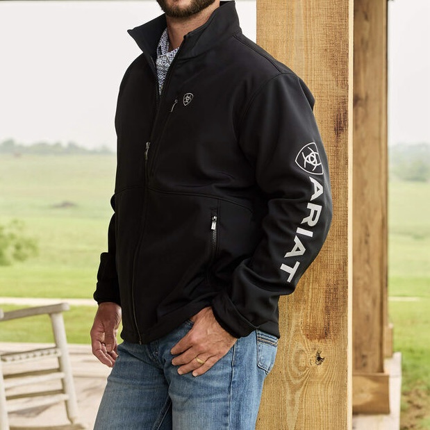 Jacket Ariat Softshell con logotipo.
